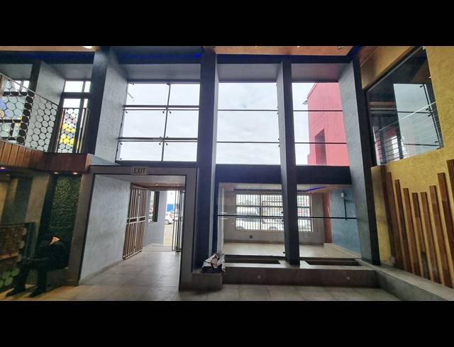 1,091M² RETAIL TO LET IN BARDENE